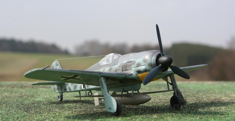 Fw 190 F8 Revell 1-72 Hellinger Othmar 02.JPG
